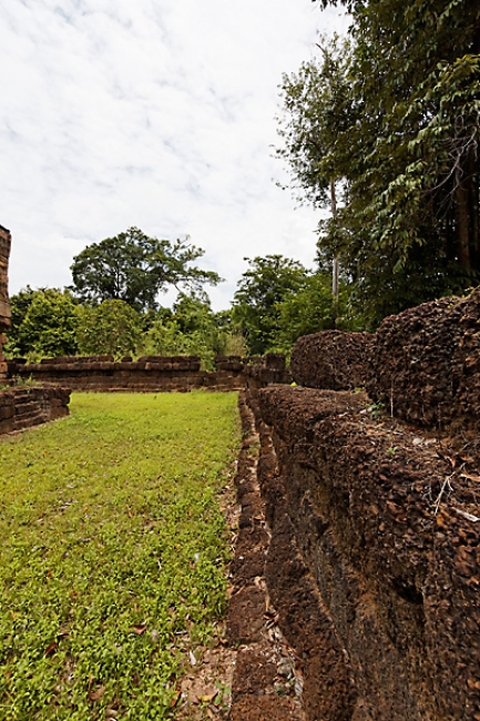 26-Prasat Ta Muen Toch-026